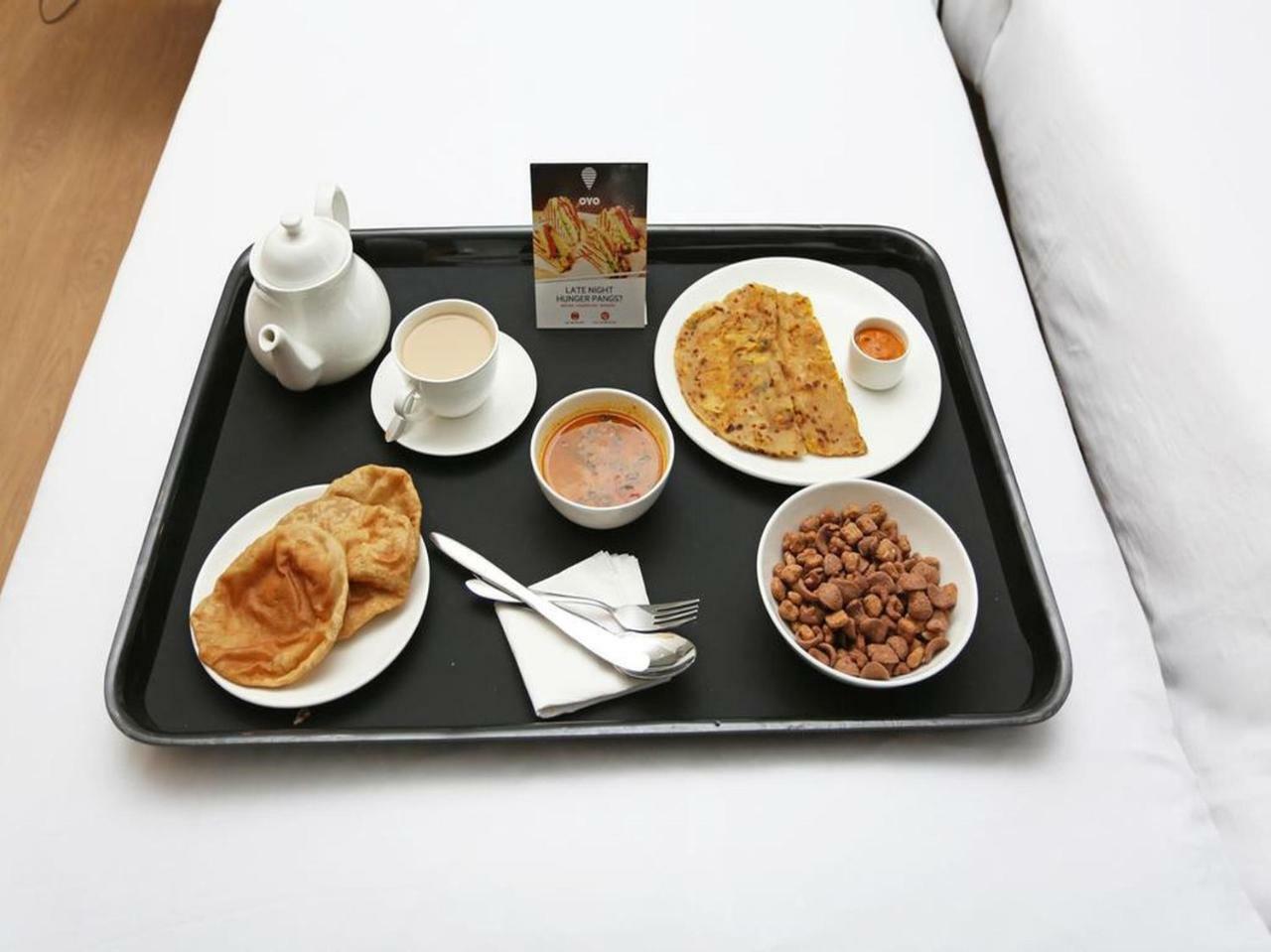 Oyo 26909 Hotel Paras Манди Екстериор снимка