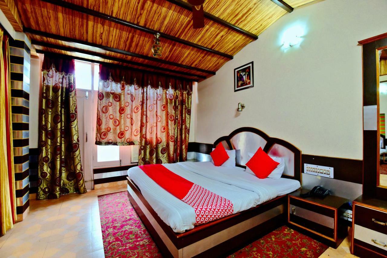 Oyo 26909 Hotel Paras Манди Екстериор снимка