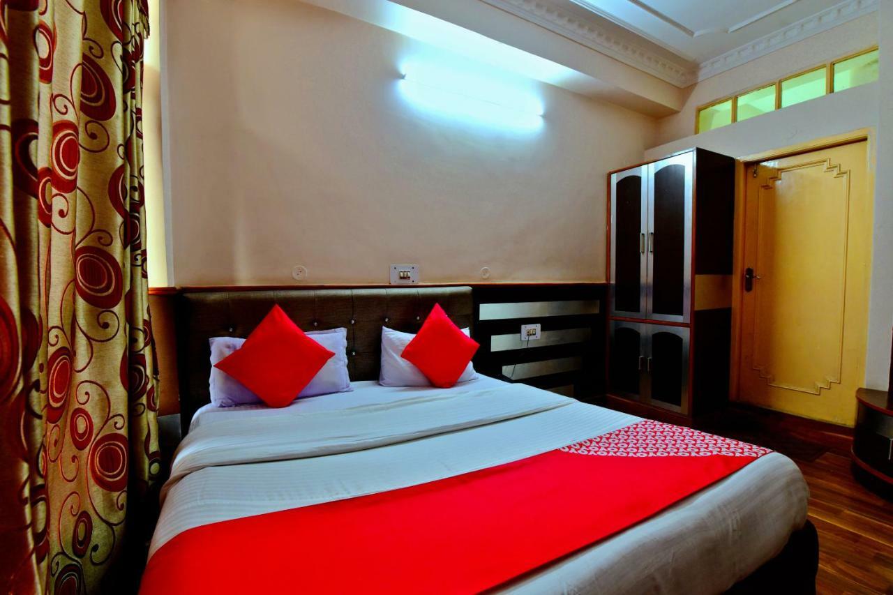 Oyo 26909 Hotel Paras Манди Екстериор снимка