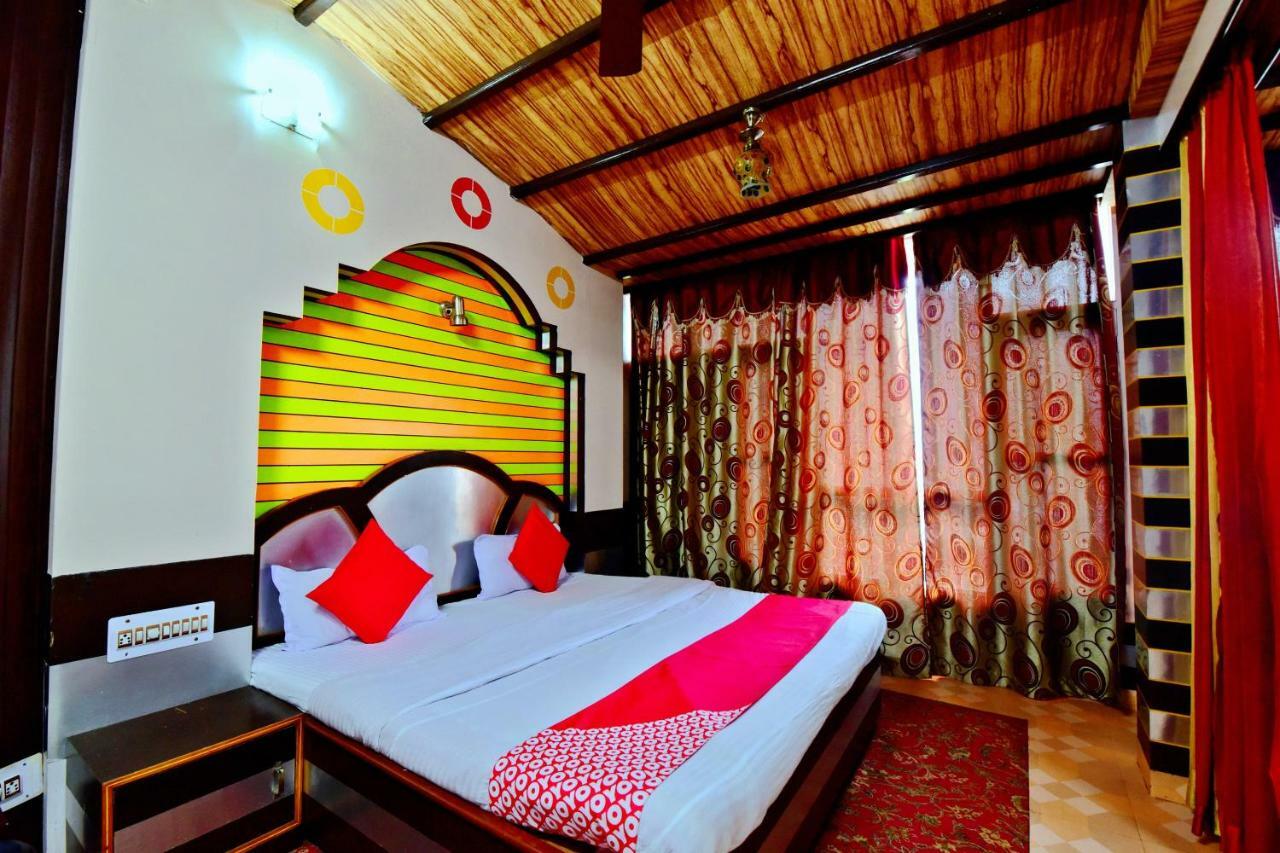 Oyo 26909 Hotel Paras Манди Екстериор снимка
