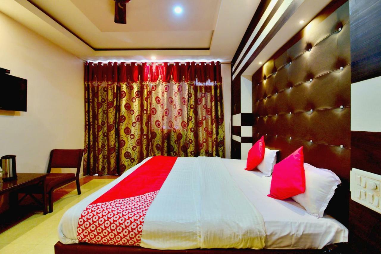 Oyo 26909 Hotel Paras Манди Екстериор снимка
